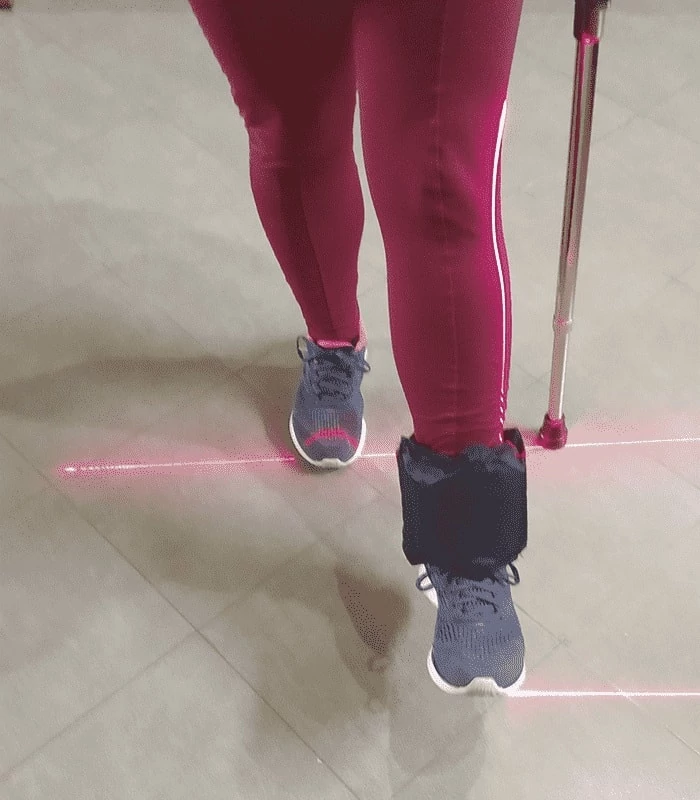 Passo Certo - Bengala 4.0 usada em Exercício de EQUILIBRIO E FORTALECIMENTO DE FLEXORES DE QUADRIL